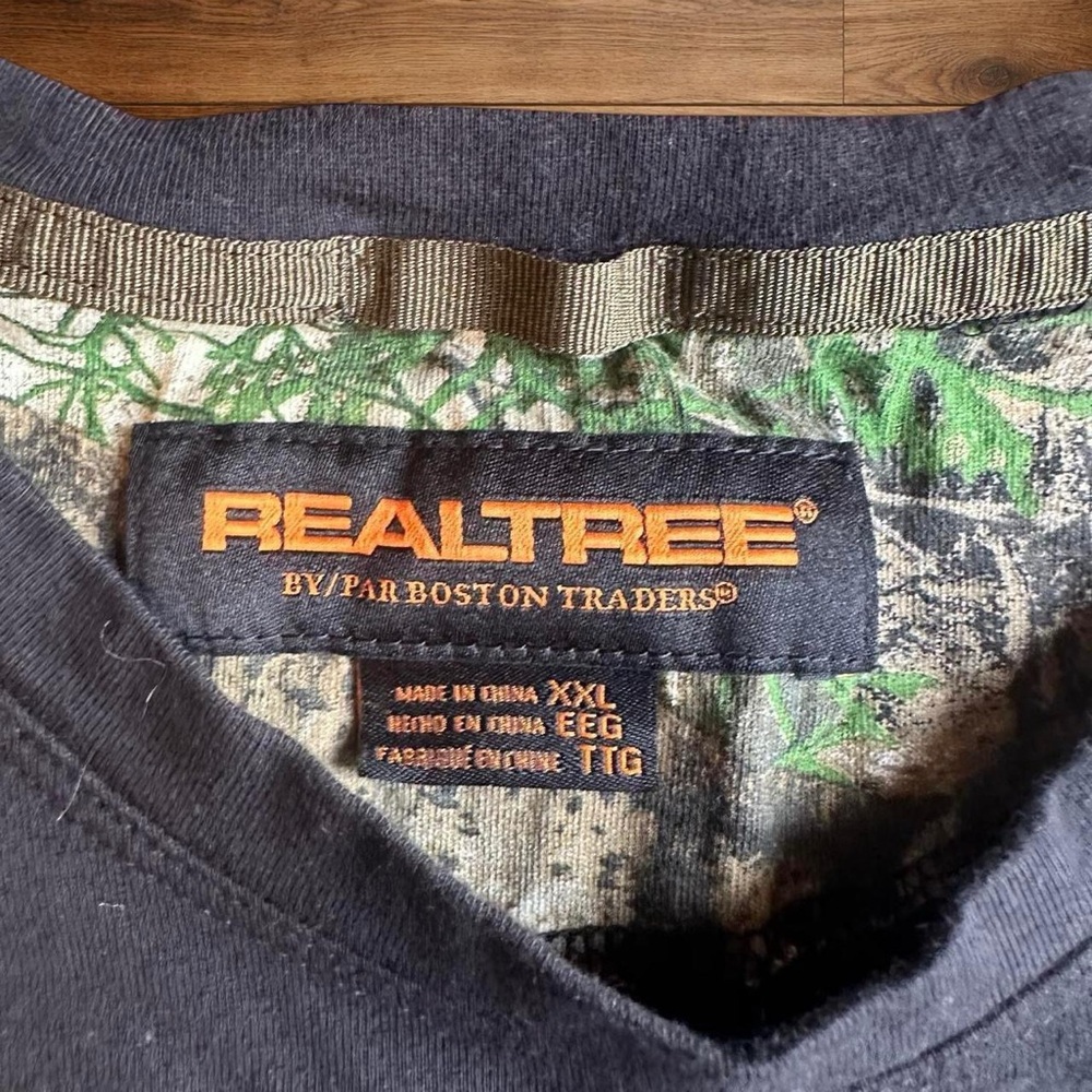 Realtree Pocket Tee - Picture 3 of 3